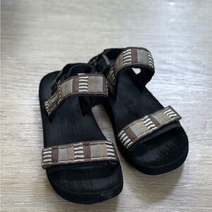 REEF women’s black Velcro strap outdoor walking hiking soft sole shoes sandals 7